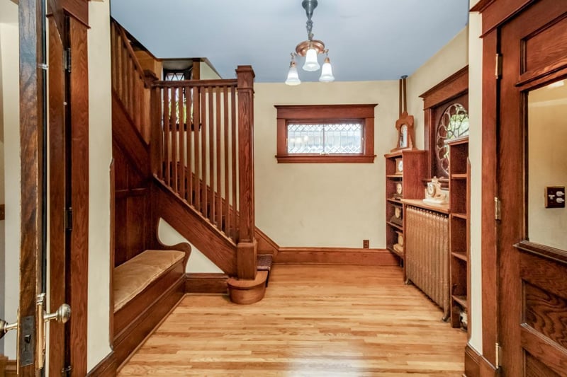 2098 Carroll Ave, Saint Paul, MN 55104