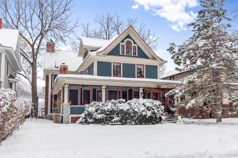2098 Carroll Ave, Saint Paul, MN 55104
