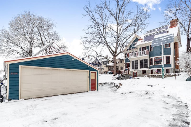2098 Carroll Ave, Saint Paul, MN 55104