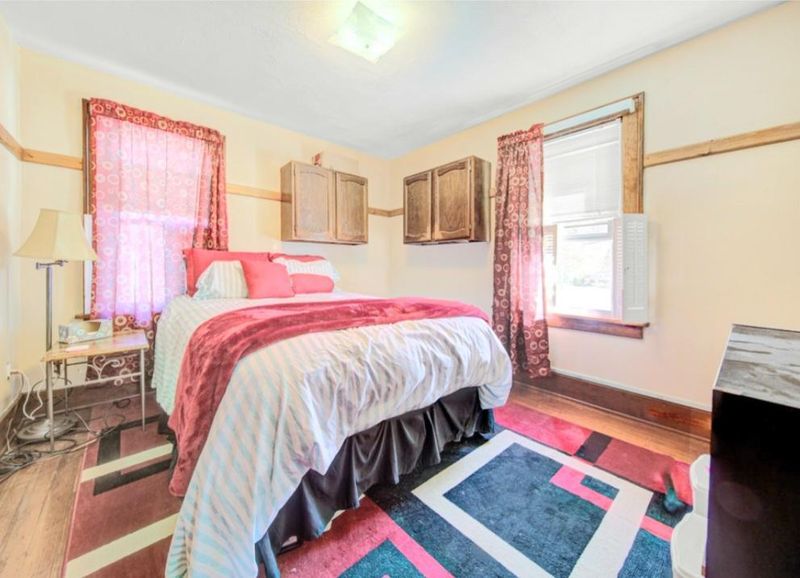 202 S Minnesota St, Lakefield, MN 56150