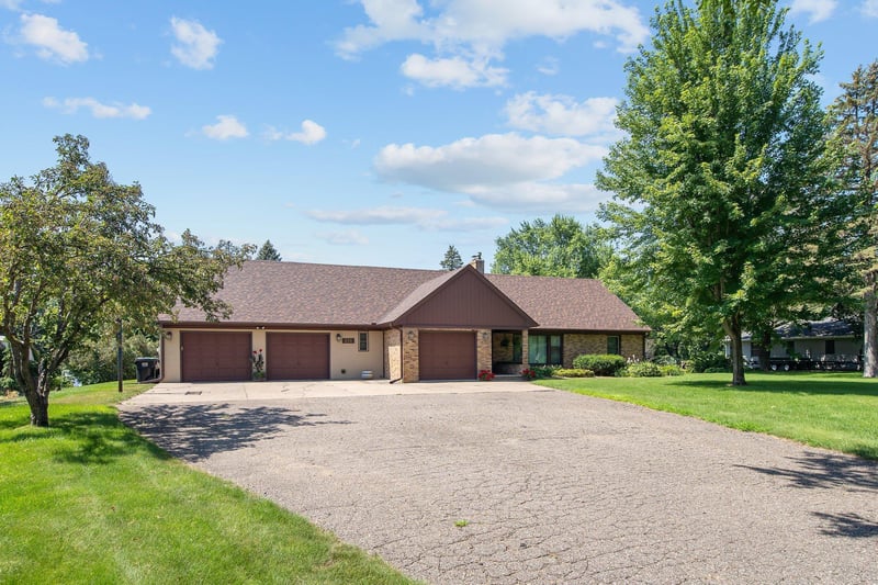 670 Benton St, Anoka, MN 55303