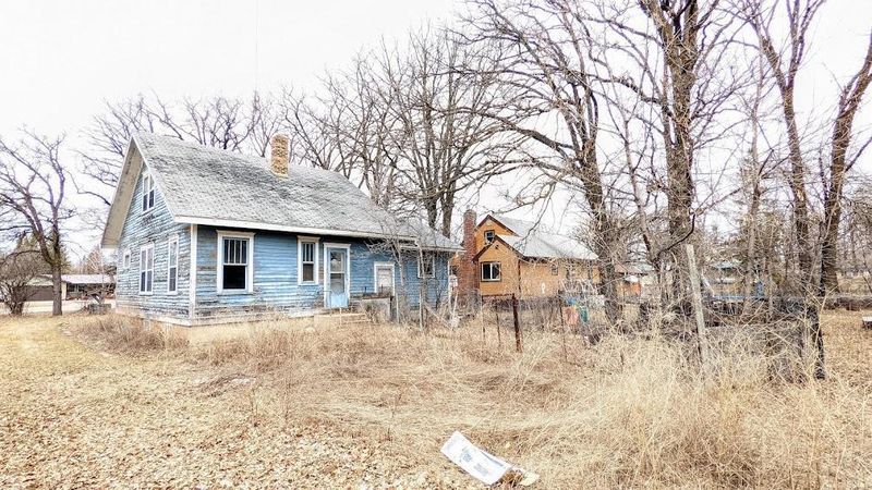 121 S State Ave, Lake Bronson, MN 56734