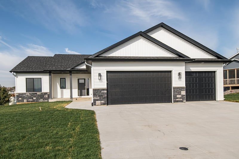 1590 River Bluff Rd SE, Mazeppa, MN 55956