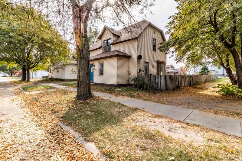 422 Clara Ave, Murdock, MN 56271