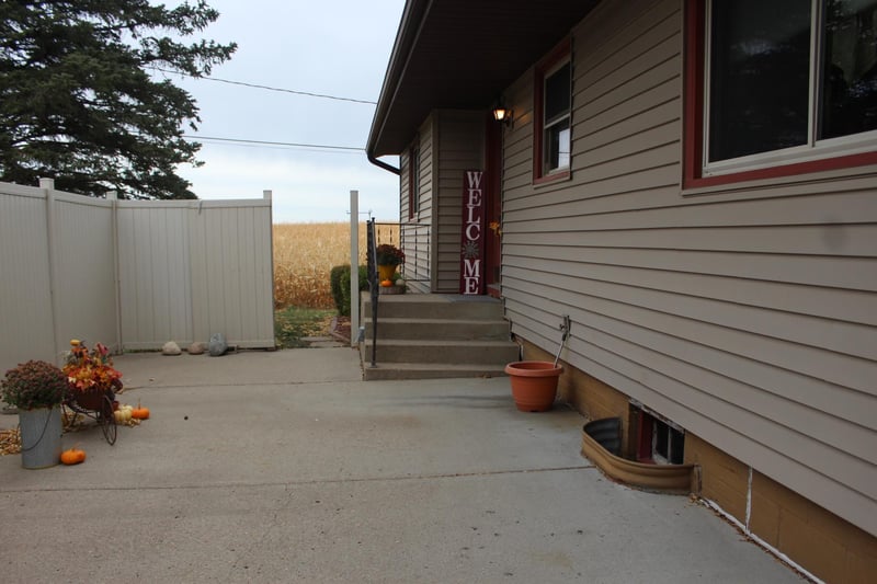 229 2nd Ave NE, Plato, MN 55370