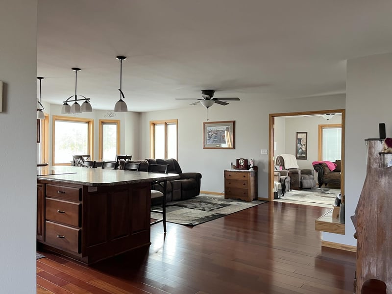780 Plum Ave, Windom, MN 56101