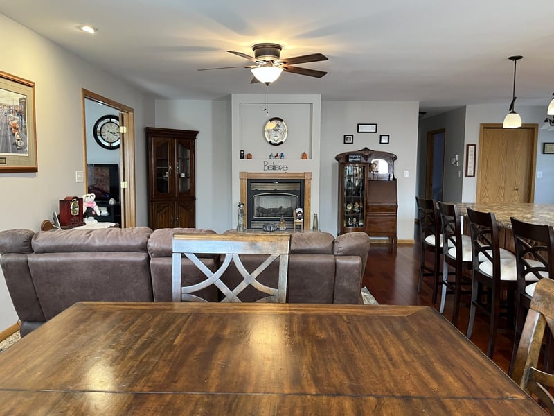 780 Plum Ave, Windom, MN 56101
