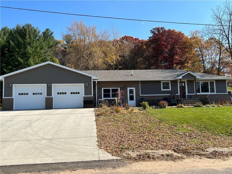 314 Bluff Ave N, Prairie Farm, WI 54762