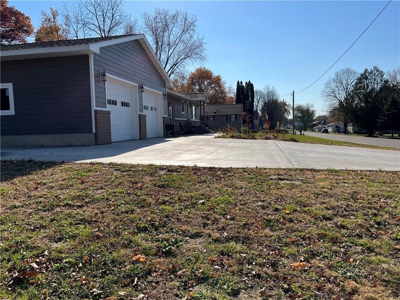314 Bluff Ave N, Prairie Farm, WI 54762