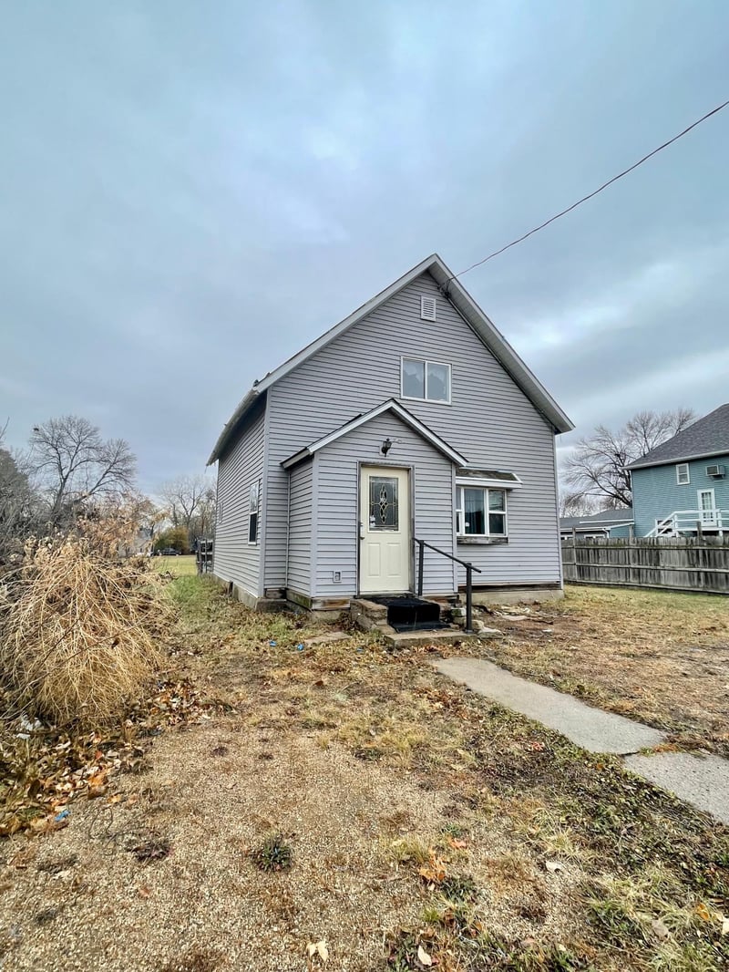 320 Depue St, Holloway, MN 56249