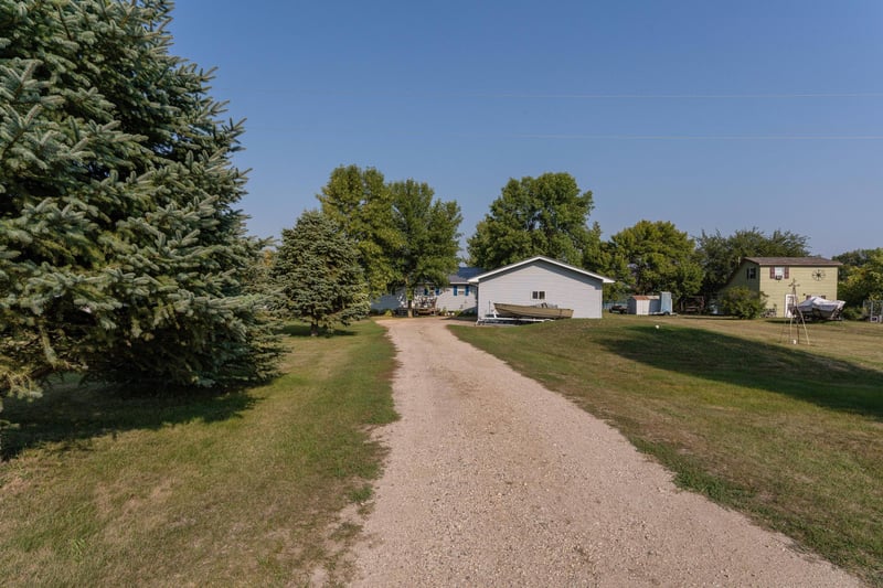 5130 Waterfront Dr, Browns Valley, MN 56219