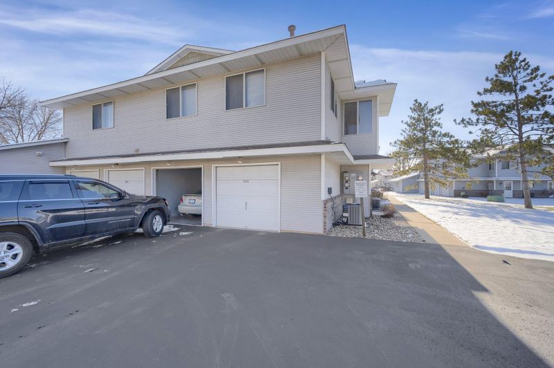 8450 S Pond Trl, Champlin, MN 55316