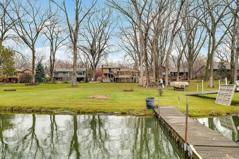 1114 Pike Lake Cir, New Brighton, MN 55112