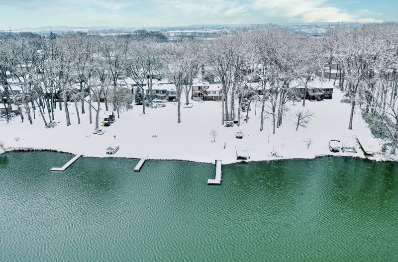 1114 Pike Lake Cir, New Brighton, MN 55112
