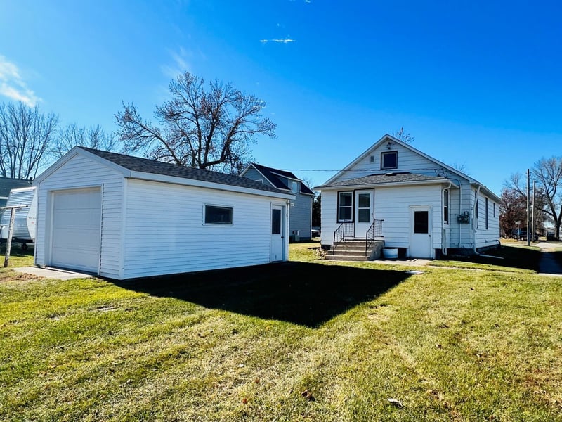 300 Main St, Chokio, MN 56221
