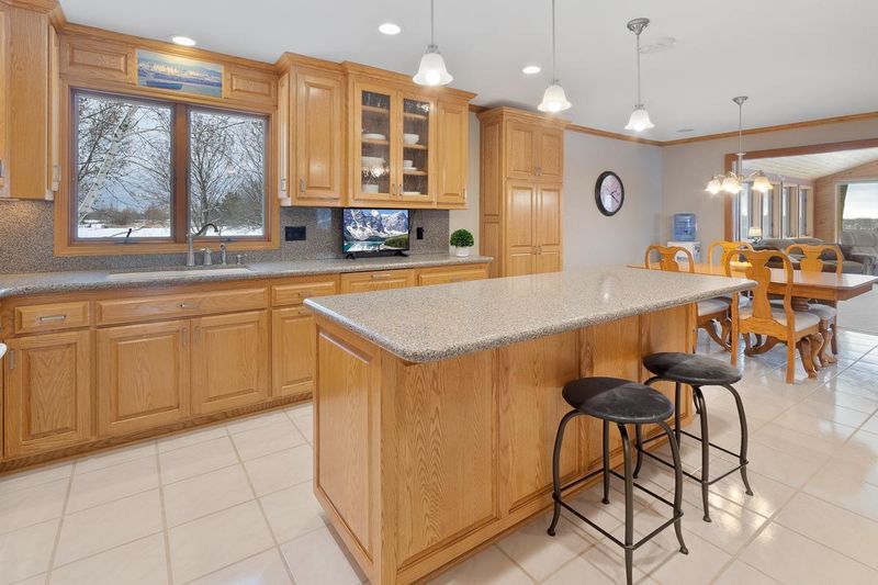 7885 Pioneer Trl, Loretto, MN 55357