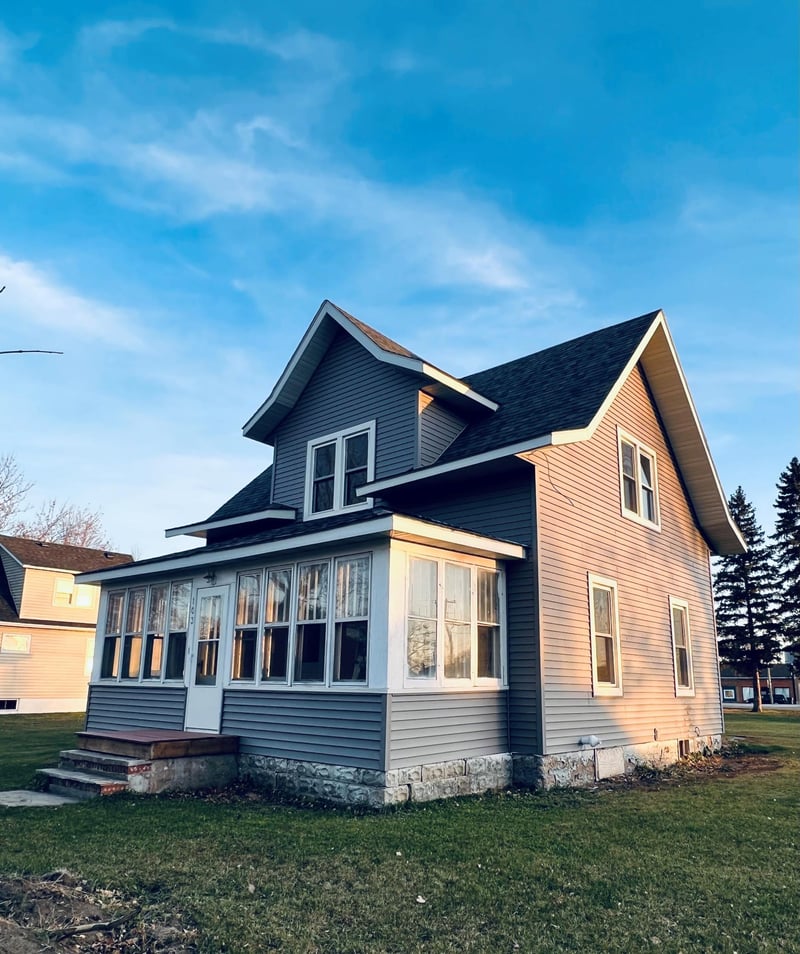 103 E 4th St, Cyrus, MN 56323