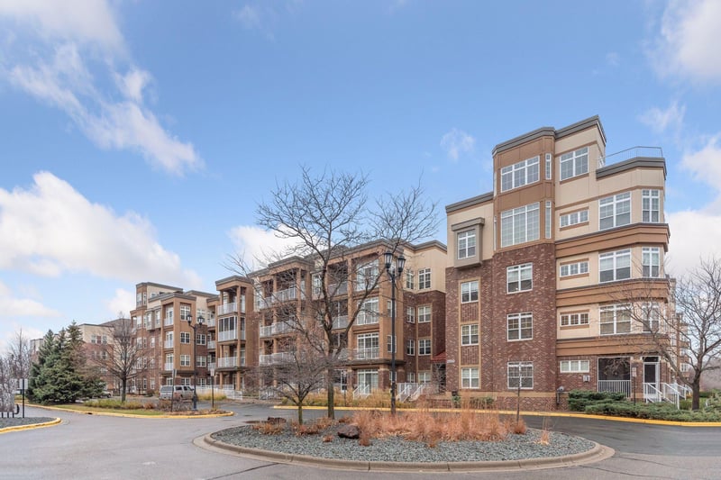 2550 38th Ave NE #311, Saint Anthony, MN 55421