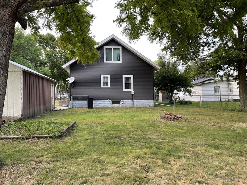 309 Water St SW, Sleepy Eye, MN 56085