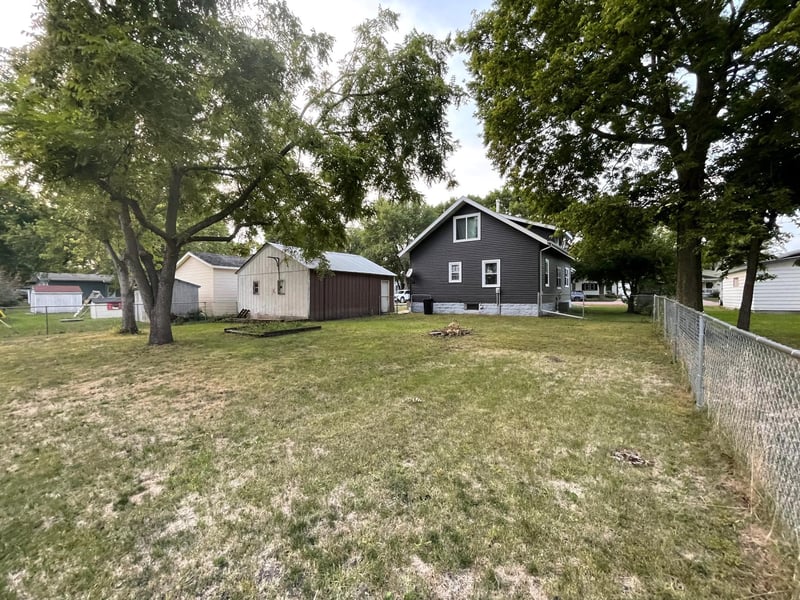 309 Water St SW, Sleepy Eye, MN 56085