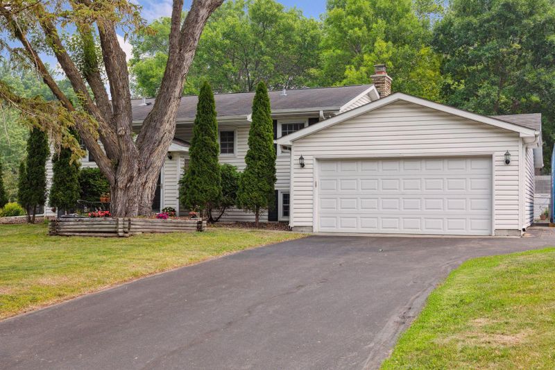 3110 Shadyview Ln N, Plymouth, MN 55447