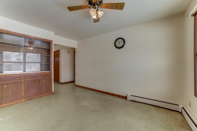 613 Kim Ave, Hamburg, MN 55339
