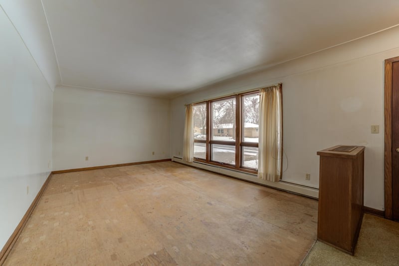 613 Kim Ave, Hamburg, MN 55339
