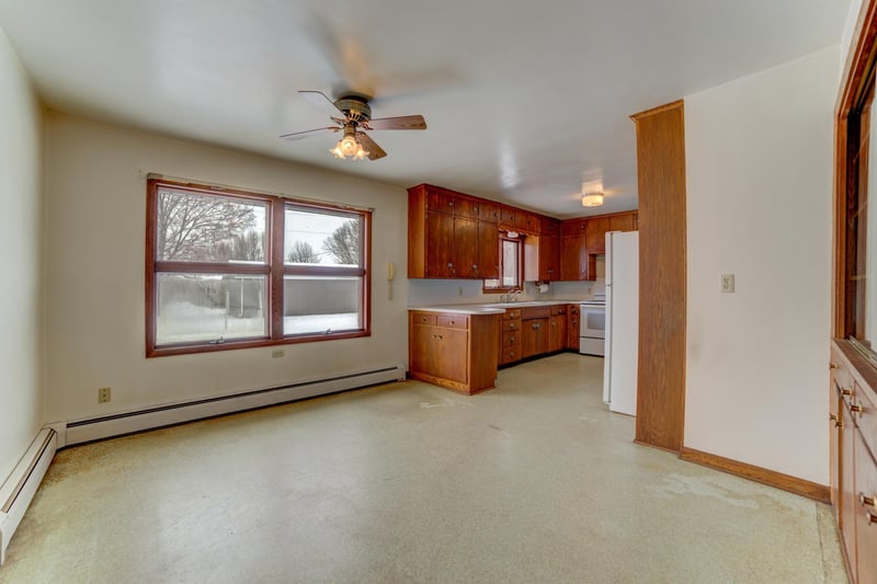 613 Kim Ave, Hamburg, MN 55339