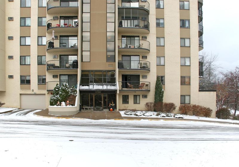1111 Elway St #605, Saint Paul, MN 55116