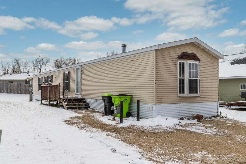 491 18th St, Zumbrota, MN 55992