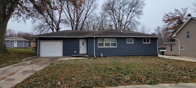 217 6th St E, Jasper, MN 56144