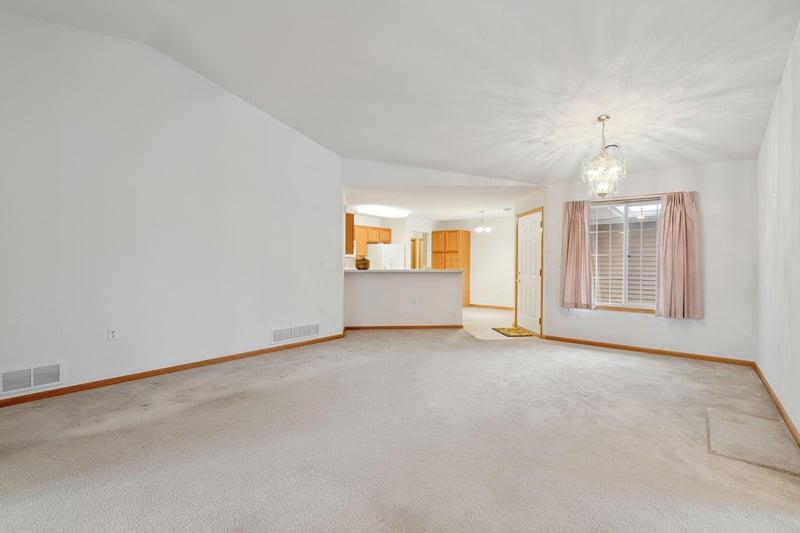 25705 Park Ln, Excelsior, MN 55331