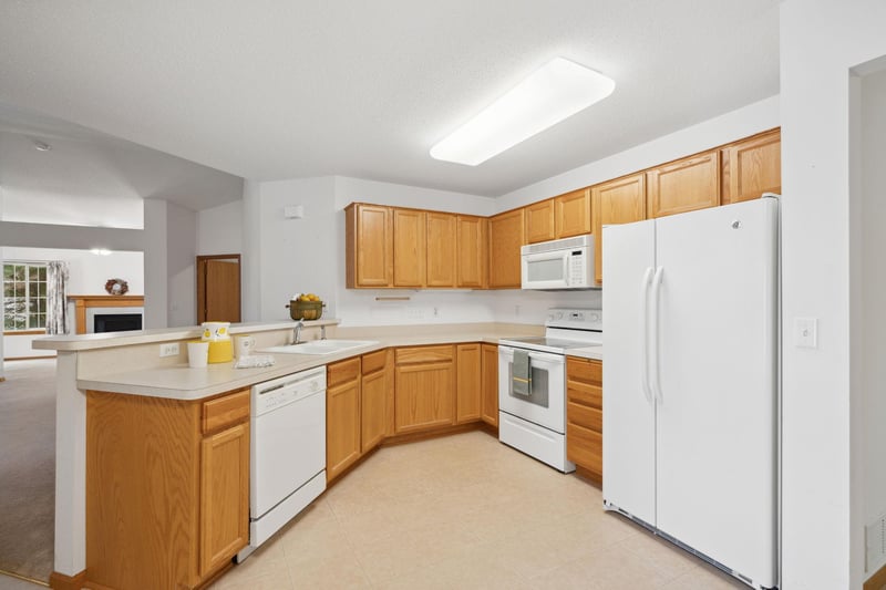 25705 Park Ln, Excelsior, MN 55331