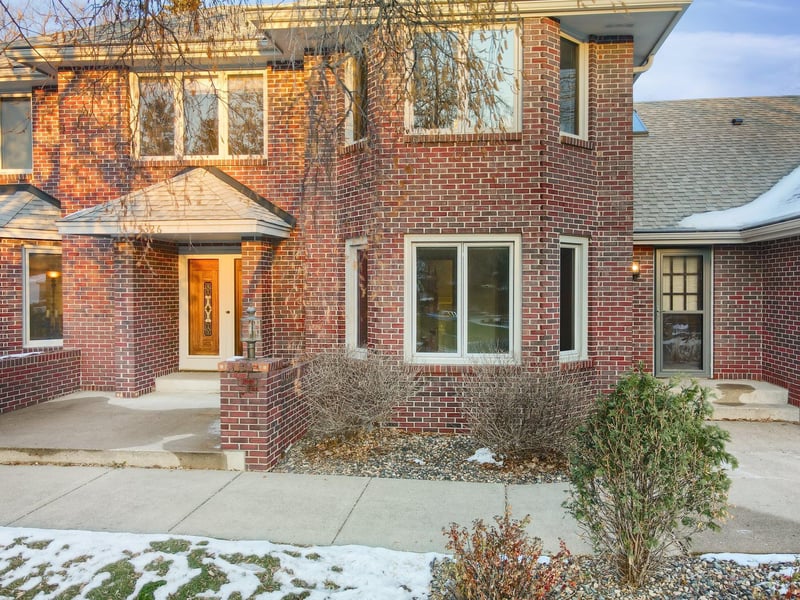 5326 Paola Cir, Bloomington, MN 55437