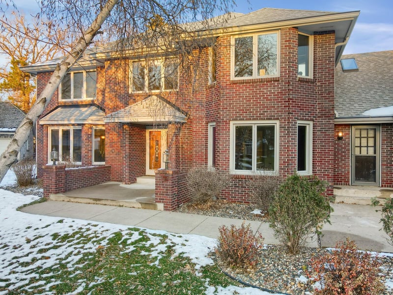 5326 Paola Cir, Bloomington, MN 55437
