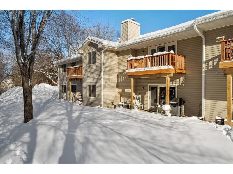 18500 Creeks Bend Dr, Minnetonka, MN 55345