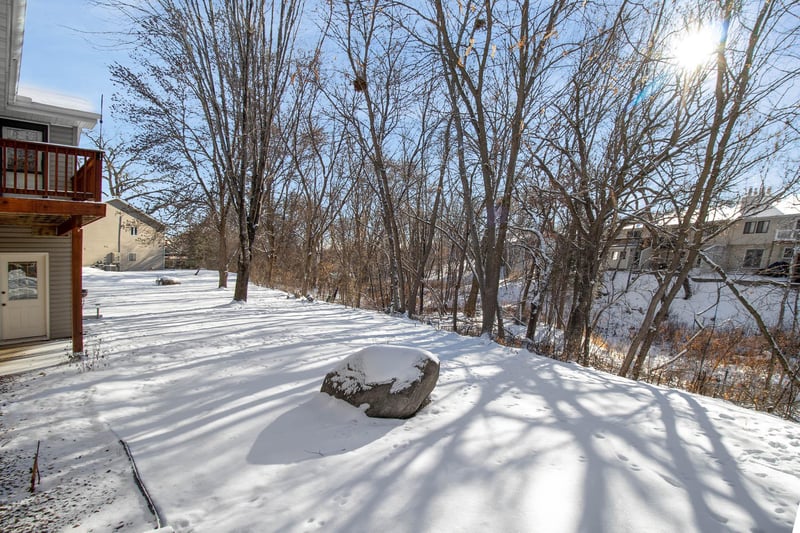 18500 Creeks Bend Dr, Minnetonka, MN 55345