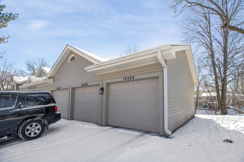 18500 Creeks Bend Dr, Minnetonka, MN 55345