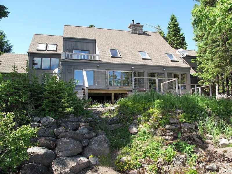 4752 Cascade Beach Rd, Lutsen, MN 55612