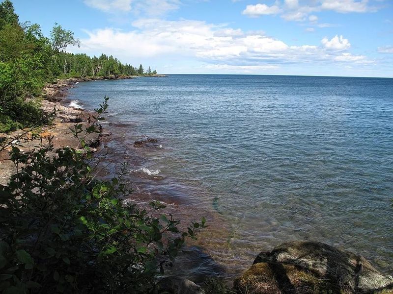 4752 Cascade Beach Rd, Lutsen, MN 55612