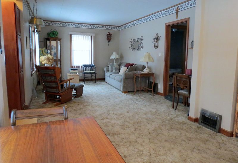 448 Main St, Stewart, MN 55385