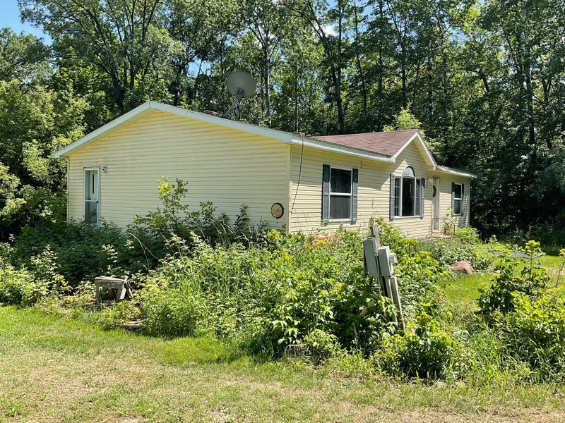 2874 W River Rd, Mora, MN 55051