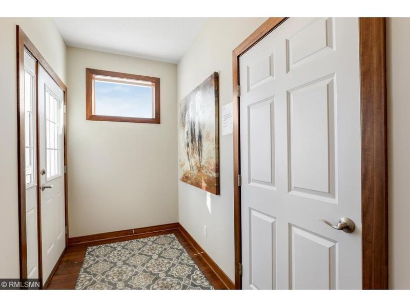 6050 Boulder Ridge Dr, Rockford, MN 55373