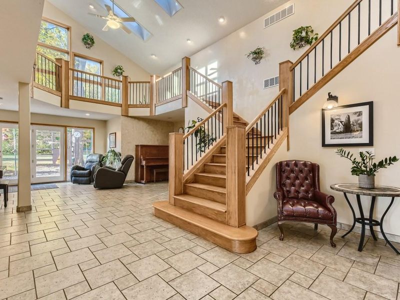 2631 Deer Hill Rd, Long Lake, MN 55356