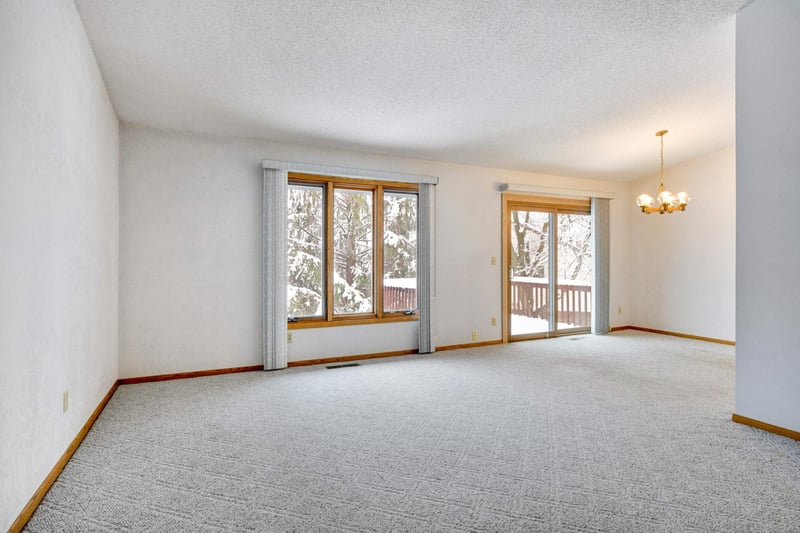 2434 County Road D W #4, Roseville, MN 55112