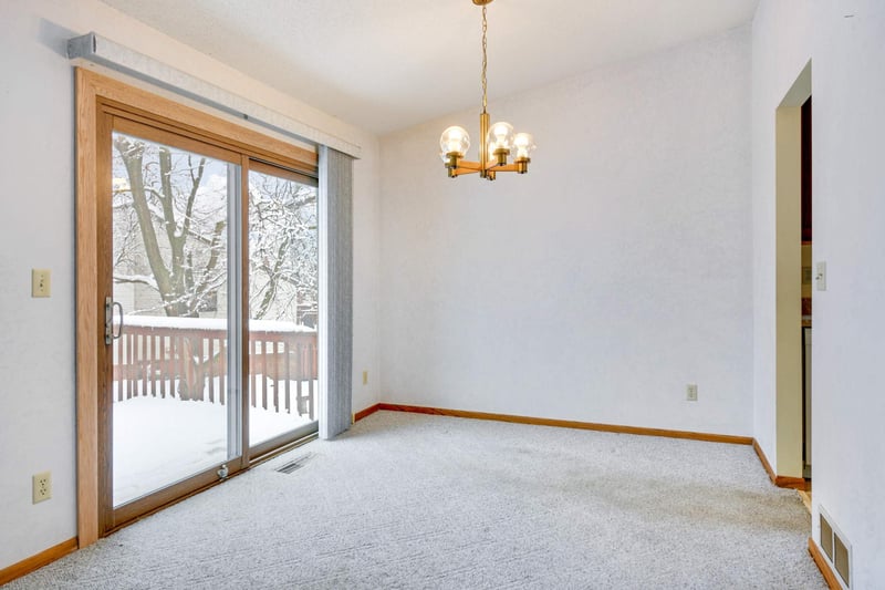 2434 County Road D W #4, Roseville, MN 55112