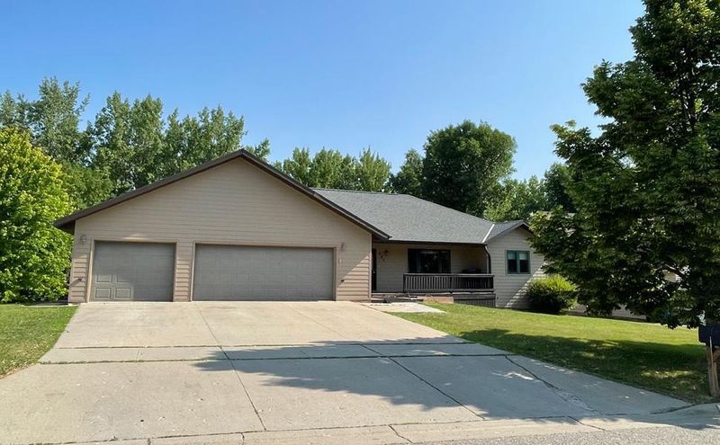 203 E Hillside Ave, Fergus Falls, MN 56537