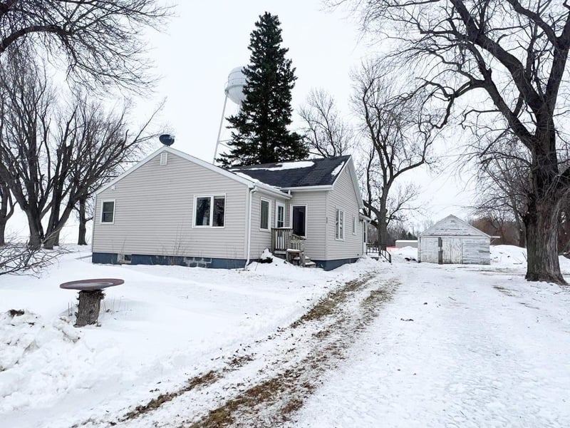 414 N Seney Ave, Rushmore, MN 56168