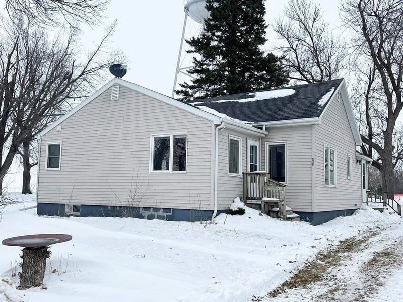 414 N Seney Ave, Rushmore, MN 56168
