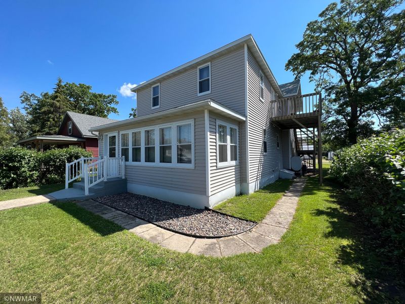 227 4th St S, Greenbush, MN 56726